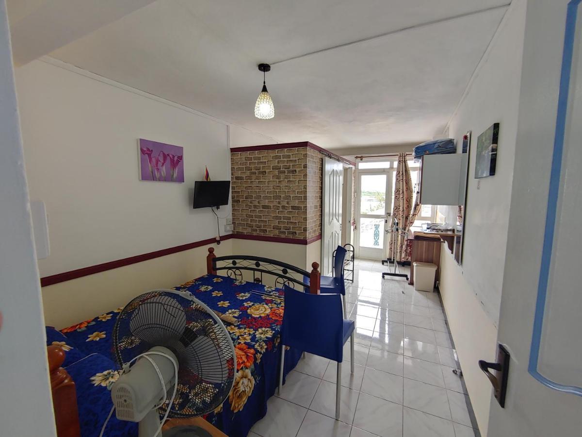 מאהבורג Orient Guesthouse Auberge מראה חיצוני תמונה